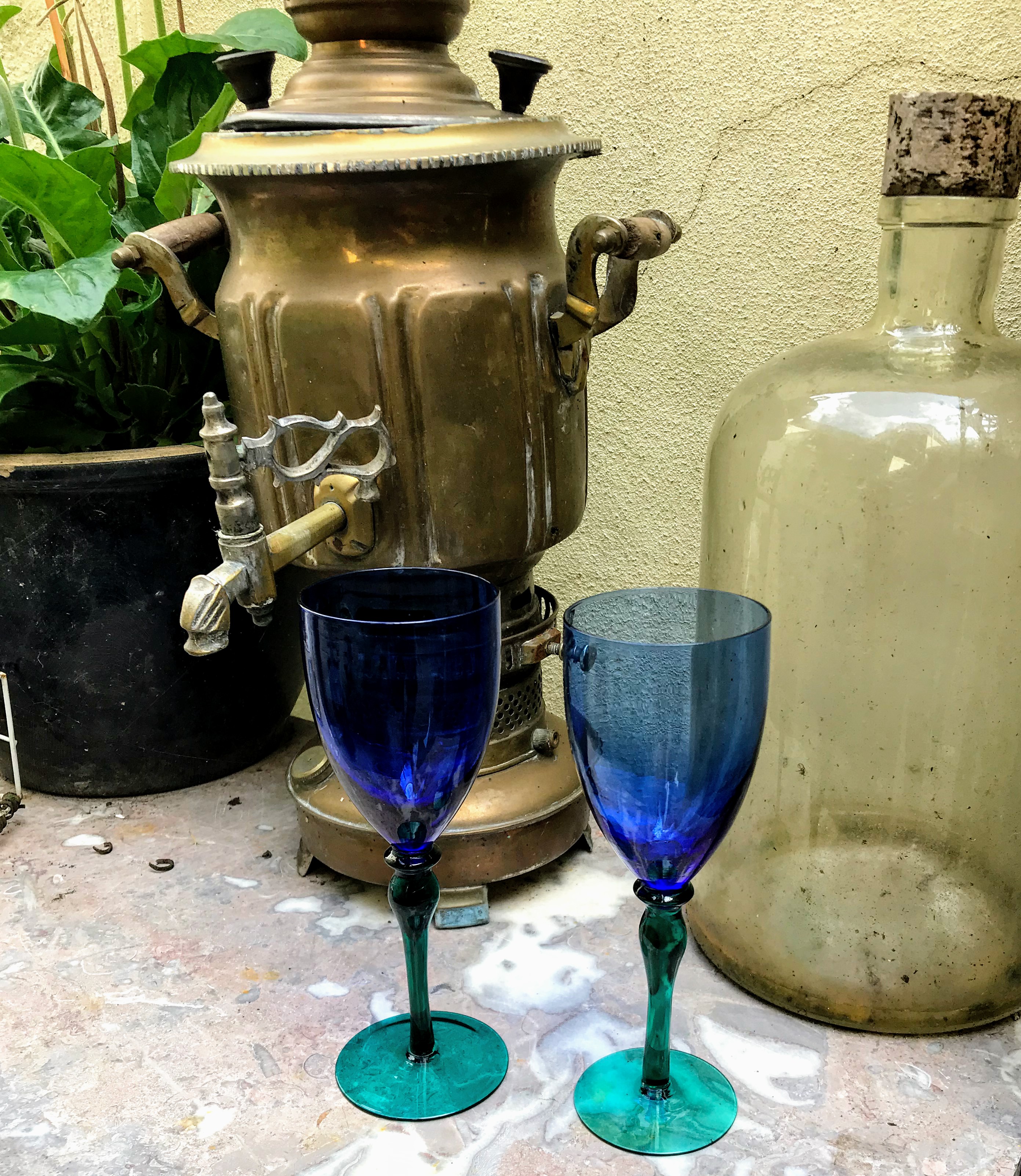 Kaal mogelijkheid Pastoor Prachtig gekleurde wijnglazen blauw groen | Antiek en Curiosa