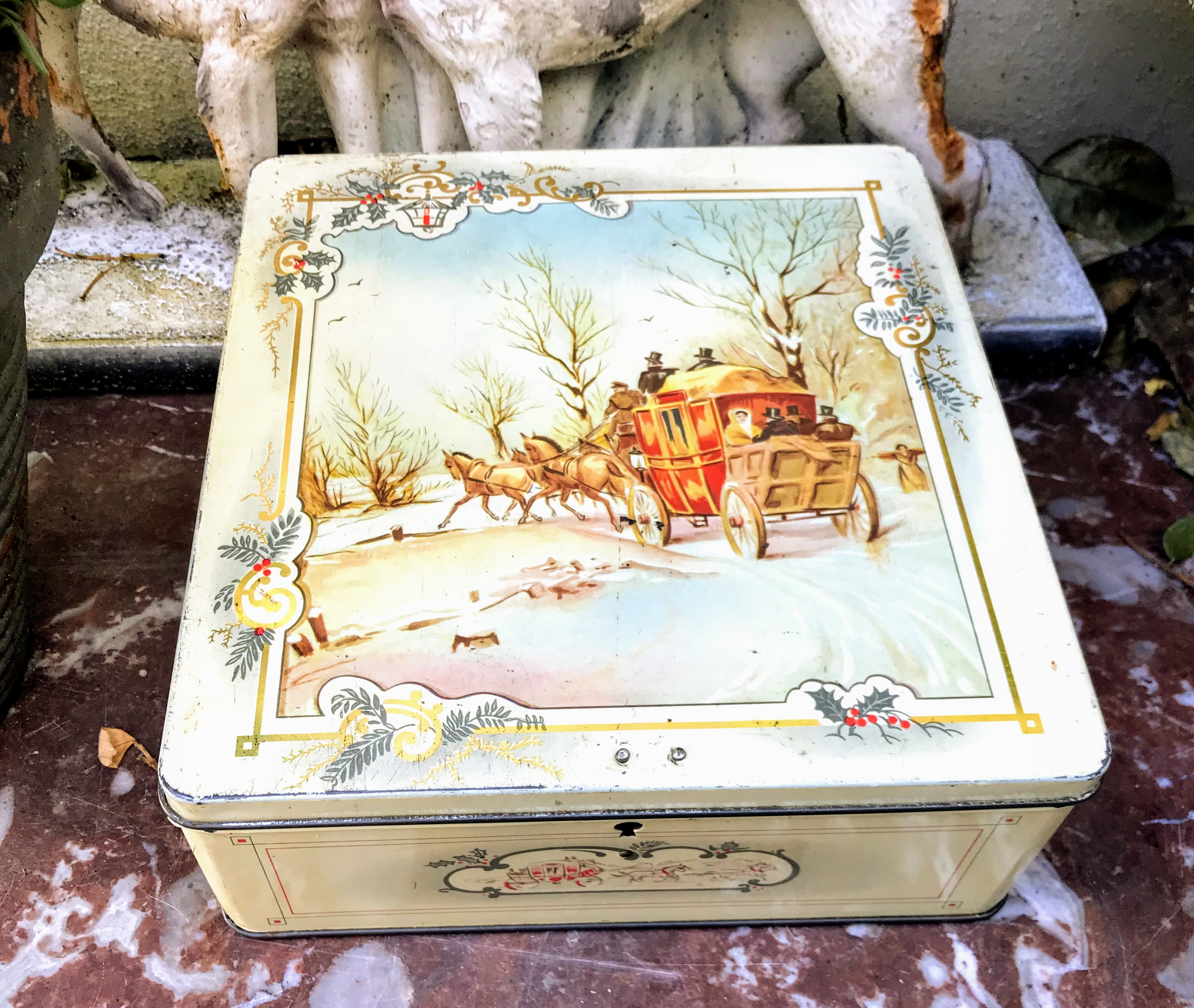 vernieuwen Voorganger Bekend Vintage Blikken kerstmis koekjesdoos “Van Melle” tafereel Koets in  sneeuwlandschap | Antiek en Curiosa
